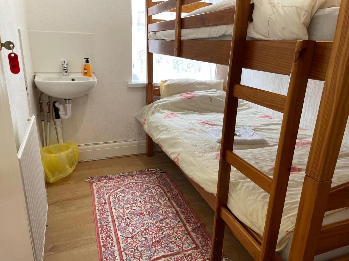Renovated 4-Bed Home - Sleeps 9 - Parking - Spa Blackpool Exterior foto