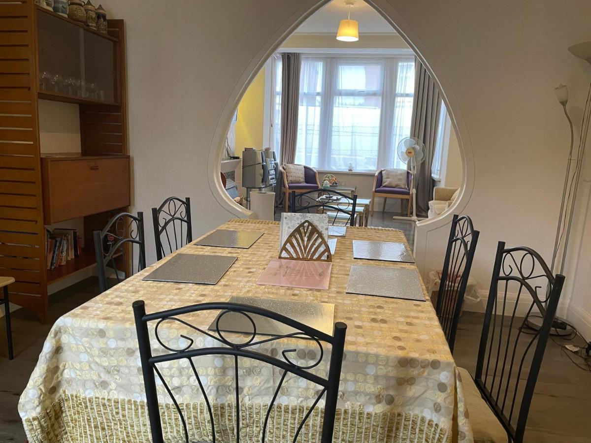 Renovated 4-Bed Home - Sleeps 9 - Parking - Spa Blackpool Exterior foto